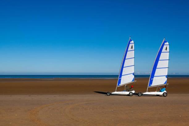 "Magnifique 2 Pieces " 150M Plages Et 500M Centre De Кабур Екстер'єр фото